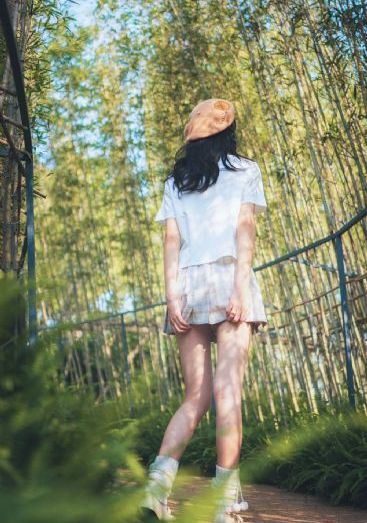 公在客厅里吃我的奶涨奶电影_BD英语电影完整版