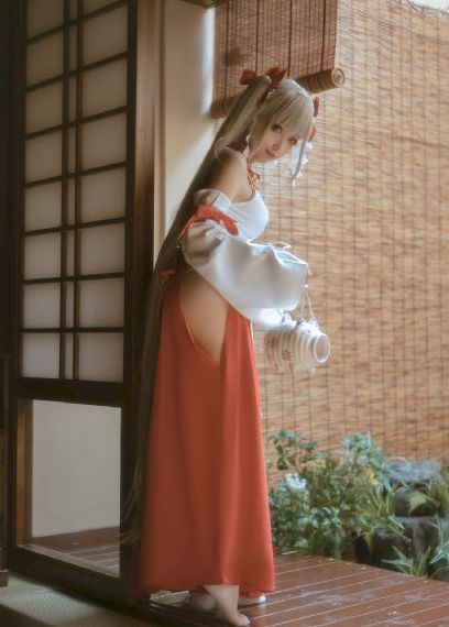 浴室里强摁做开腿呻吟拼免费视频_免费完整版高清