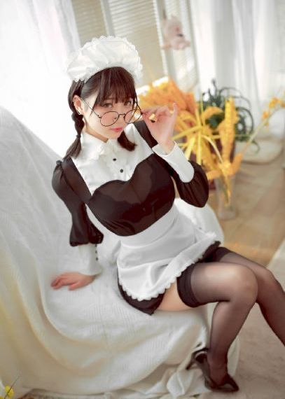 年轻大胸女教师3_超清免费观看